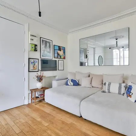Apartment Near Grands Boulevards Paris